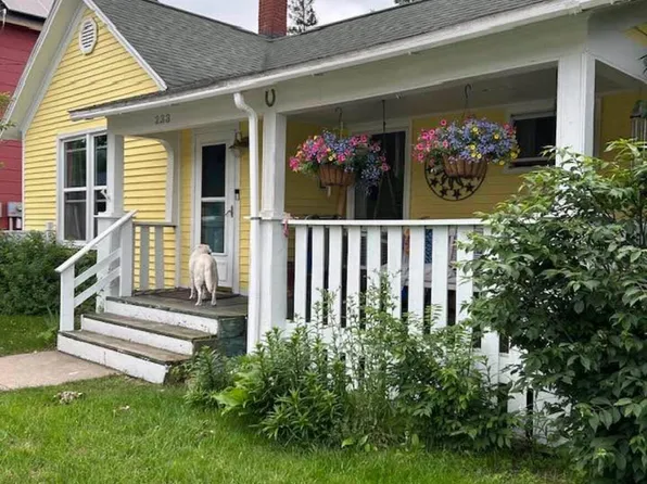 233 Hughes St, Manistee, MI 49660