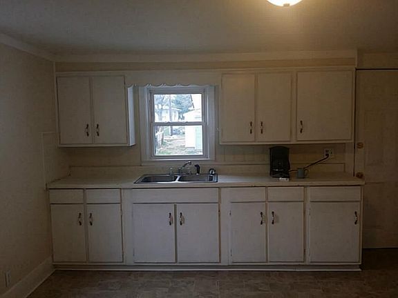 4th image of 1010 S Sheffield Ave