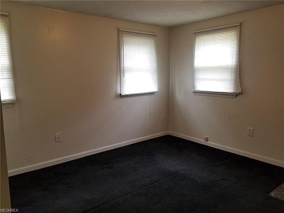 4th image of 1303 Poplar St