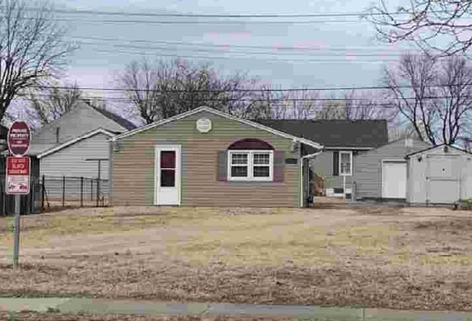 437 E Penning Ave, Wood River, IL 62095 Zillow