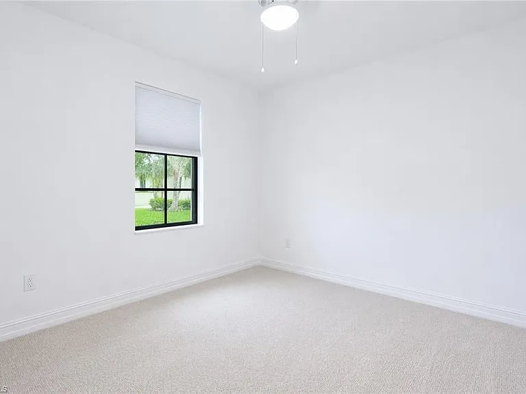 7320 Rockefeller Dr — Photo 18