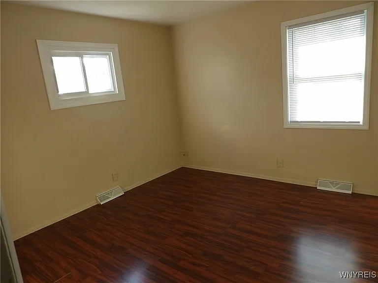 10332 Transit Rd — Photo 27