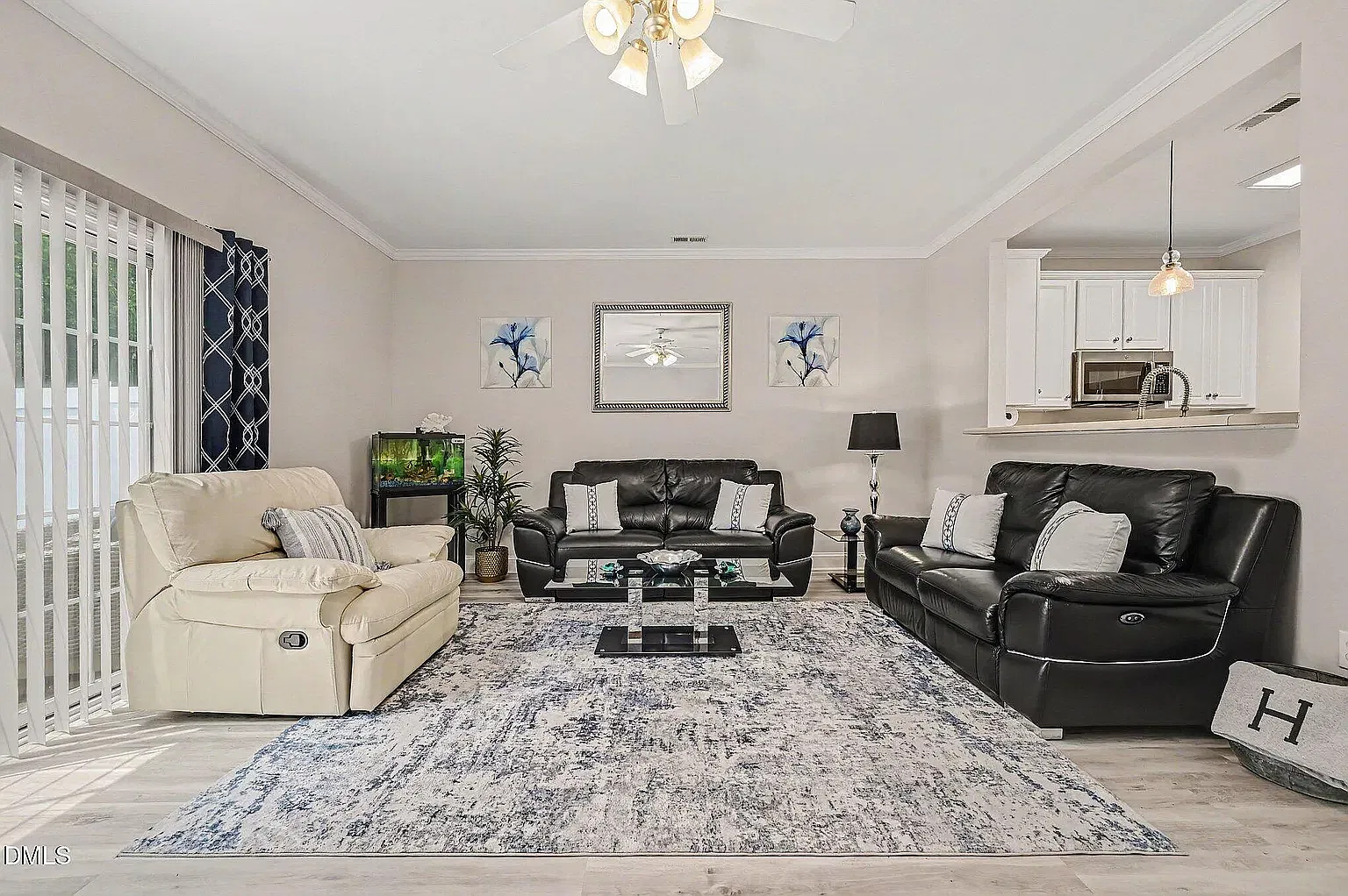3 bed, 2.5 bath, 1544 sqft, $1,899 — Photo 4