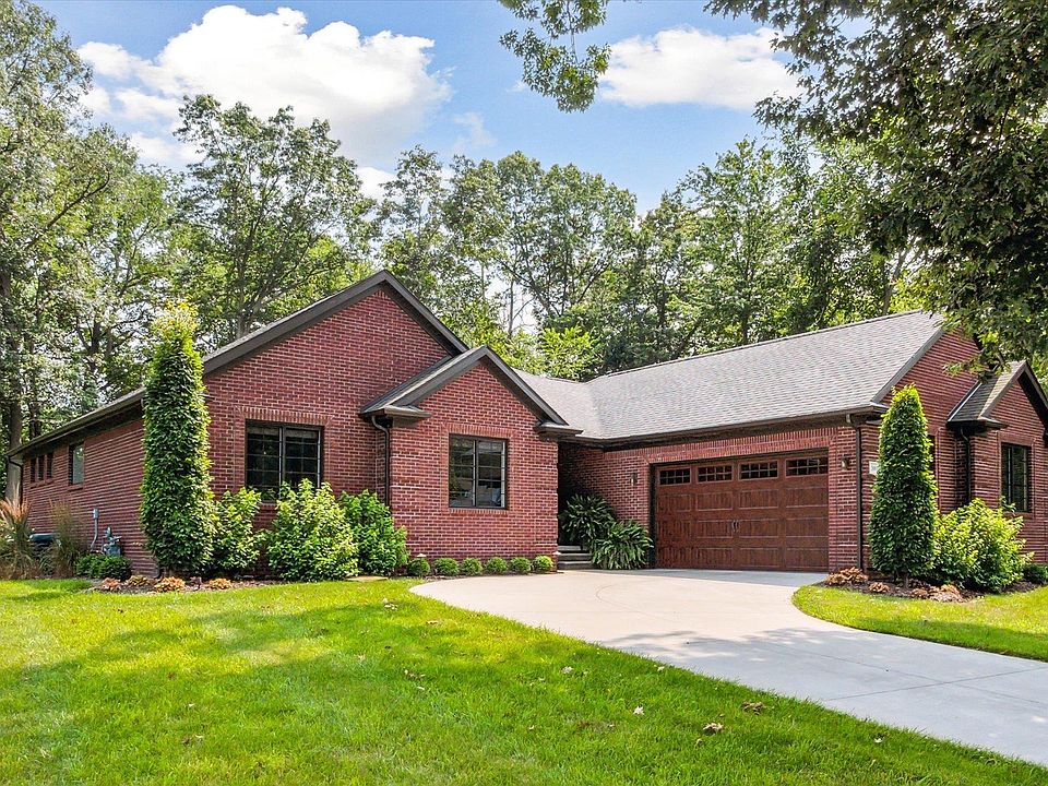 1st image of 3001 Wedgewood Dr