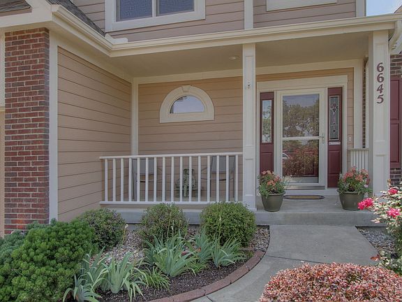 Welcoming Front Porch!