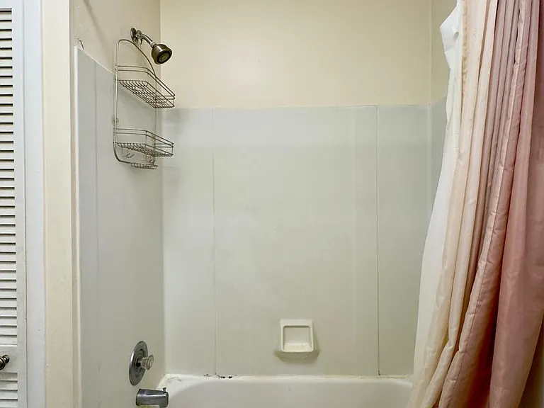 Charming Apartment Units in Charles Village, Baltimore, MD! — Photo 25