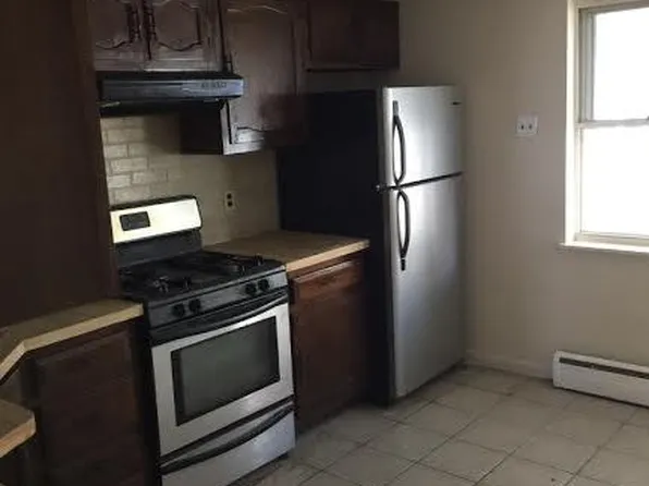 6435 Guyer Ave, Philadelphia, PA 19142
