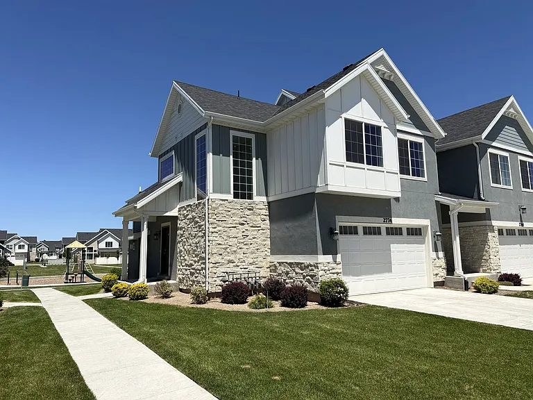 2774 W Lacewood Dr — Photo 1