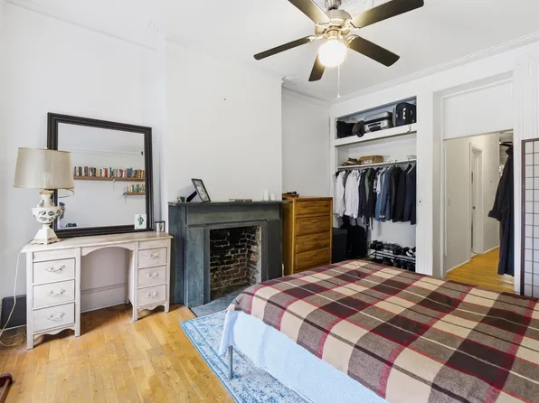 570 Jersey Avenue image 6 of 37