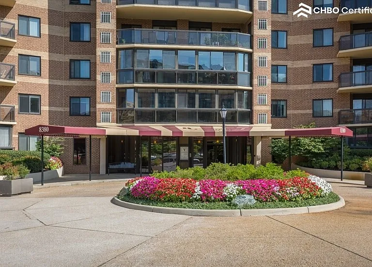 8380 Greensboro Dr #810 — Photo 18