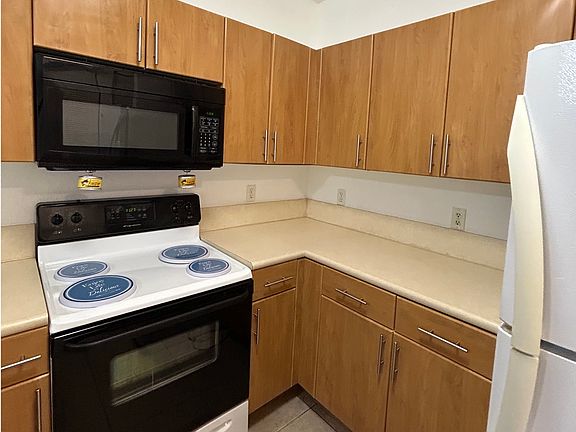 5th image of 208 NW 47th Ave APT 204