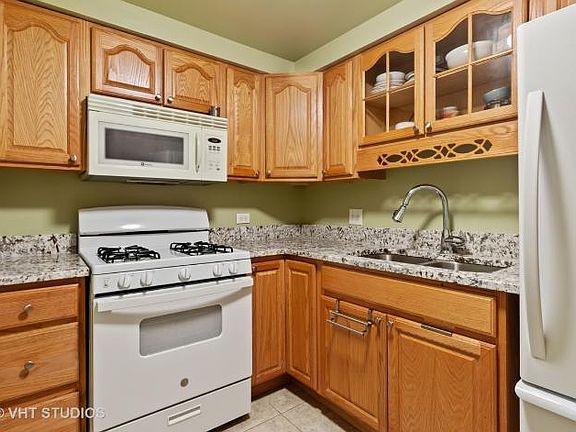 2nd image of 1285 E Washington St
