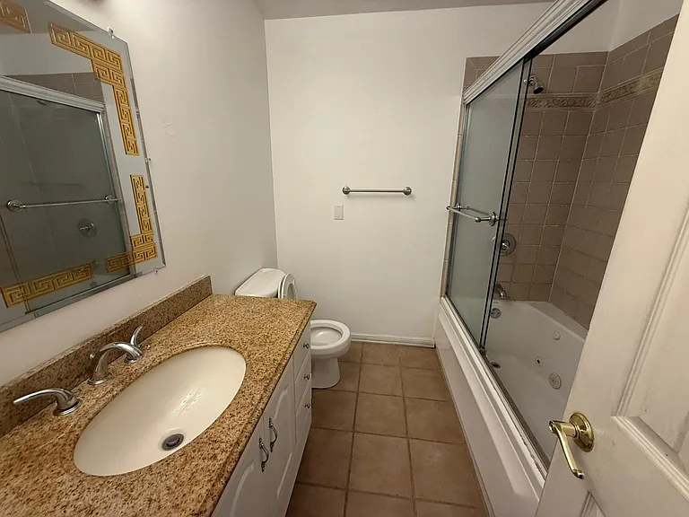 82 Upton Dr — Photo 16