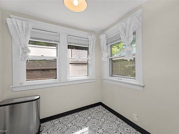 5th image of 15242 Lake Shore Blvd