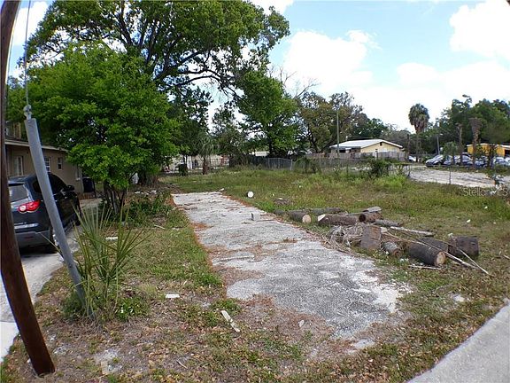 2nd image of 3010 E Dr Martin Luther King Jr Blvd