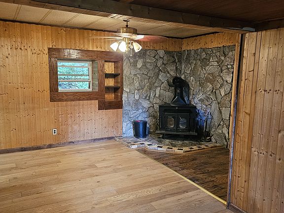 Living Rm. part.