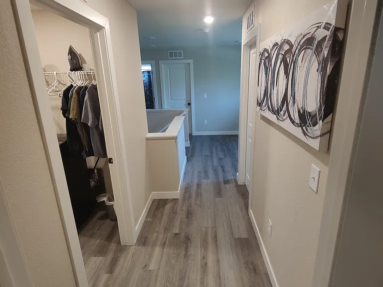 201 W Jamison Ct — Photo 22