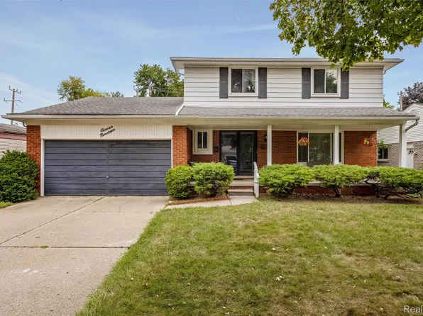 1119 Winthrop Dr, Troy, MI 48083