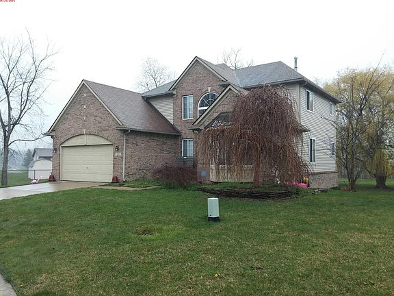 3rd image of 7850 Dover Dr