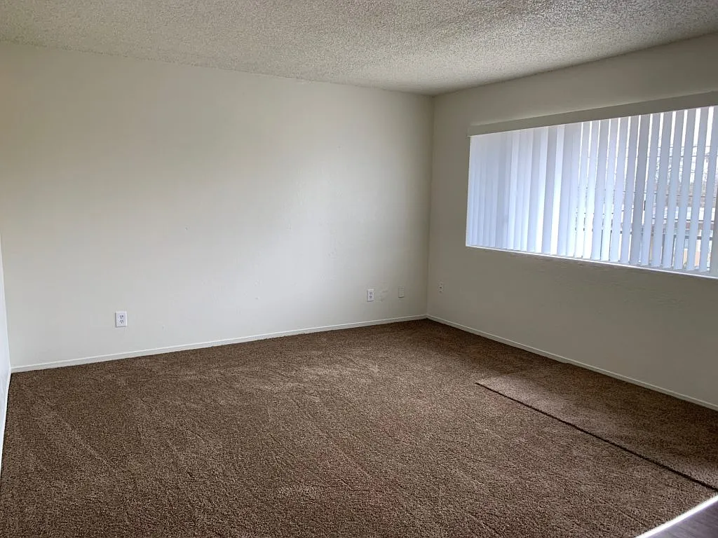 Building Photo - 3317 N Pleasant Ave #101