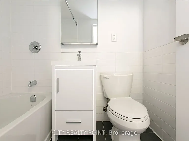 276 Saint George St #209 — Photo 5
