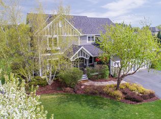 322 Saint Annes Pkwy, Hudson, WI 54016