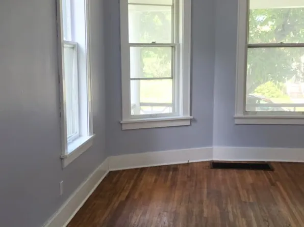 1213 E Jefferson St, Bloomington, IL 61701