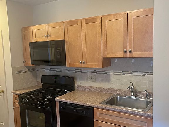 5th image of 720 Main St #12