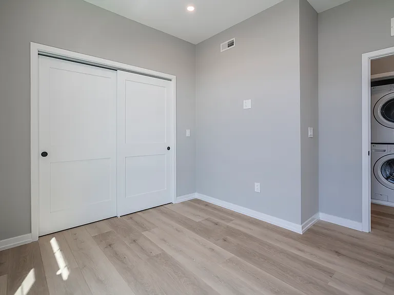 2401 Washington Ave — Photo 16