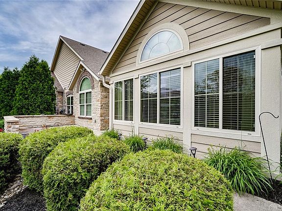 3rd image of 64 Scarborough Village Dr