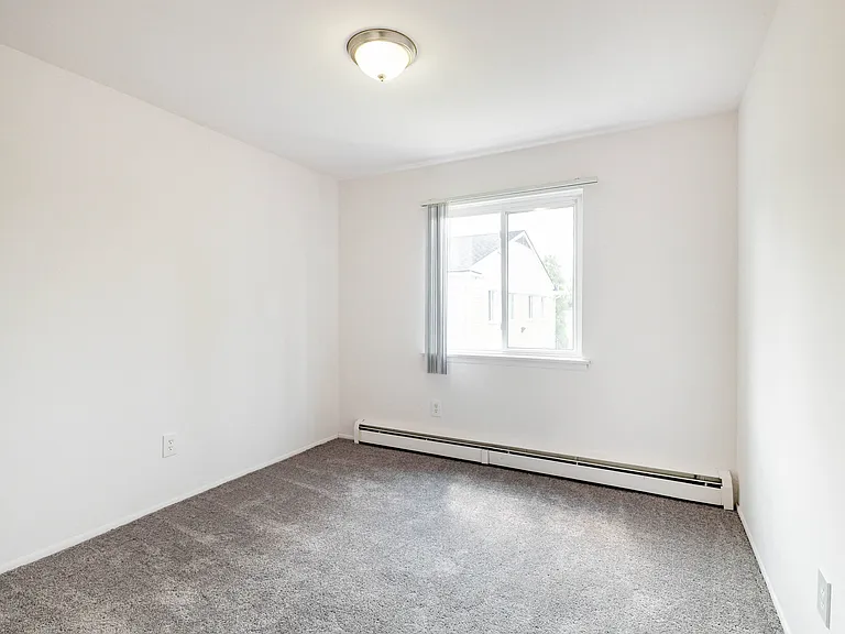 Cherry Hill Manor Apartments — Photo 9
