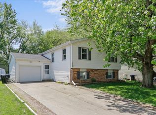 1525 N Hershey Rd, Bloomington, IL 61704