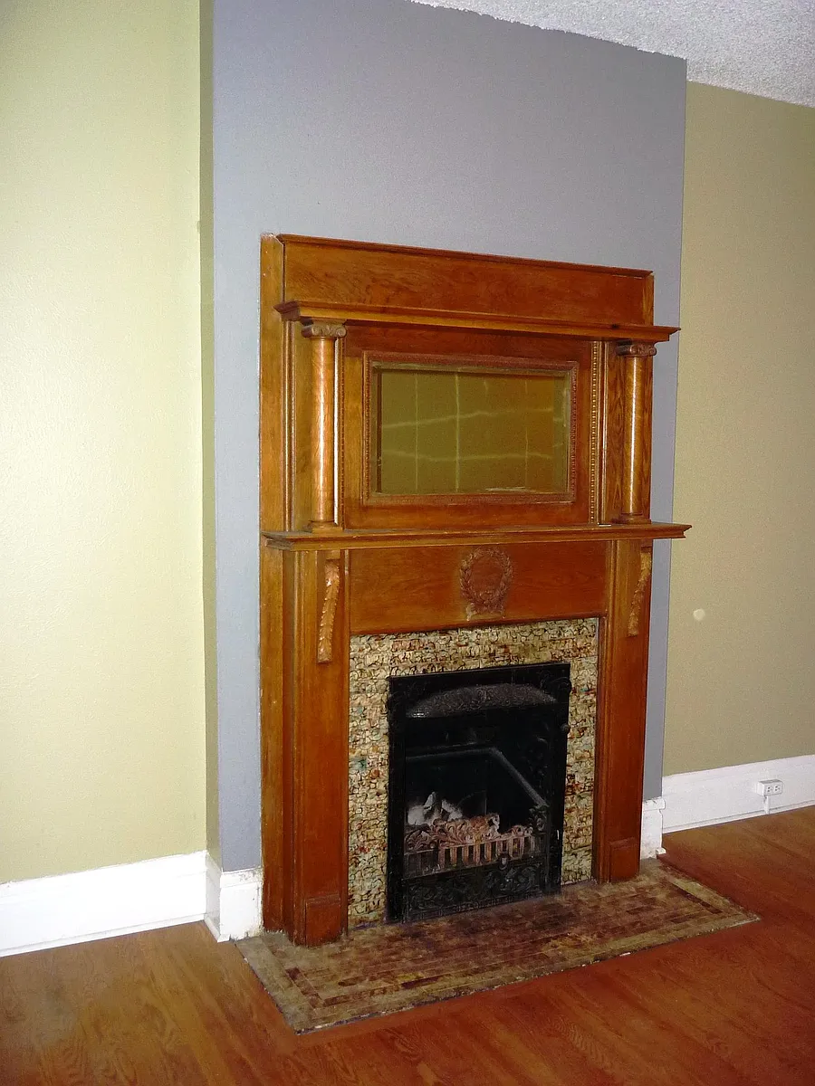 Working fireplace. - 2092 N Clarkson St