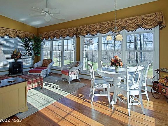 5th image of 4737 Charter Ct
