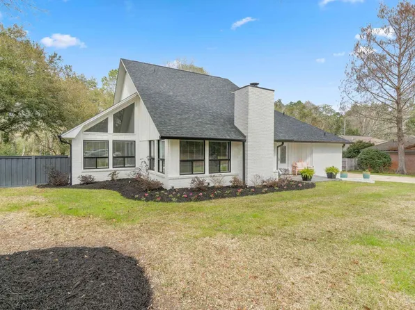 9008 Woodrun Rd, Pensacola, FL 32514