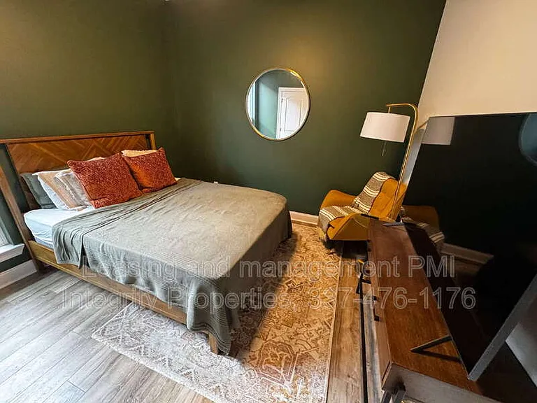 200 Tennyson Dr — Photo 22