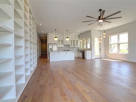 3rd image of 218 N Church Ave #4