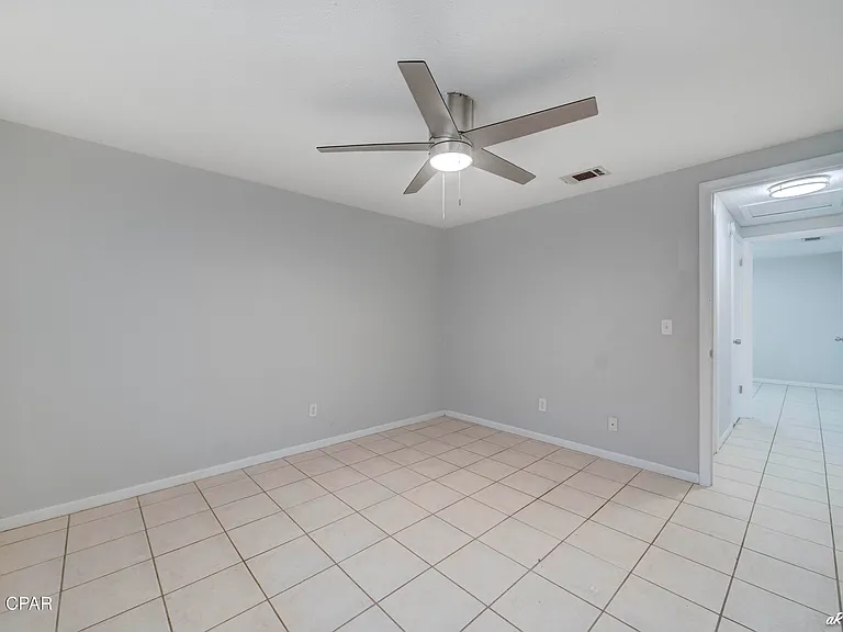 1125 Bradley Cir — Photo 17