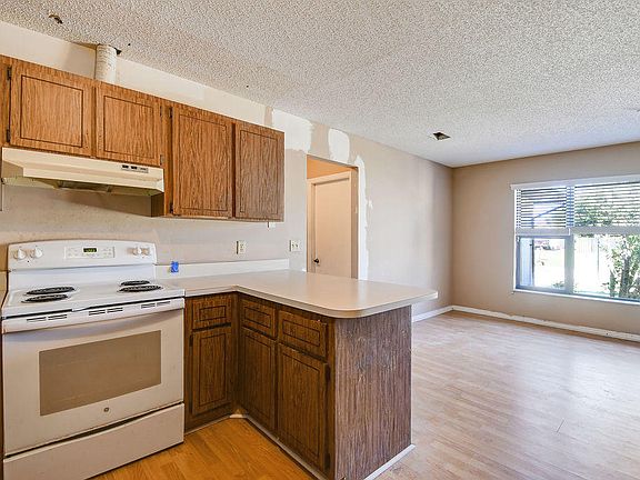 5th image of 1861 SW Burlington St