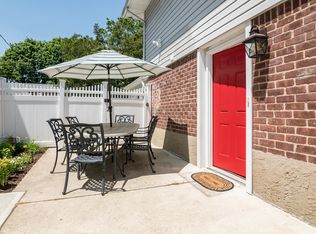 416 Woodbridge Ln, Jericho, NY 11753