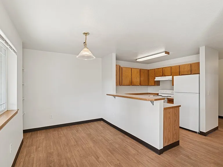 Gilhurst Apartments — Photo 15