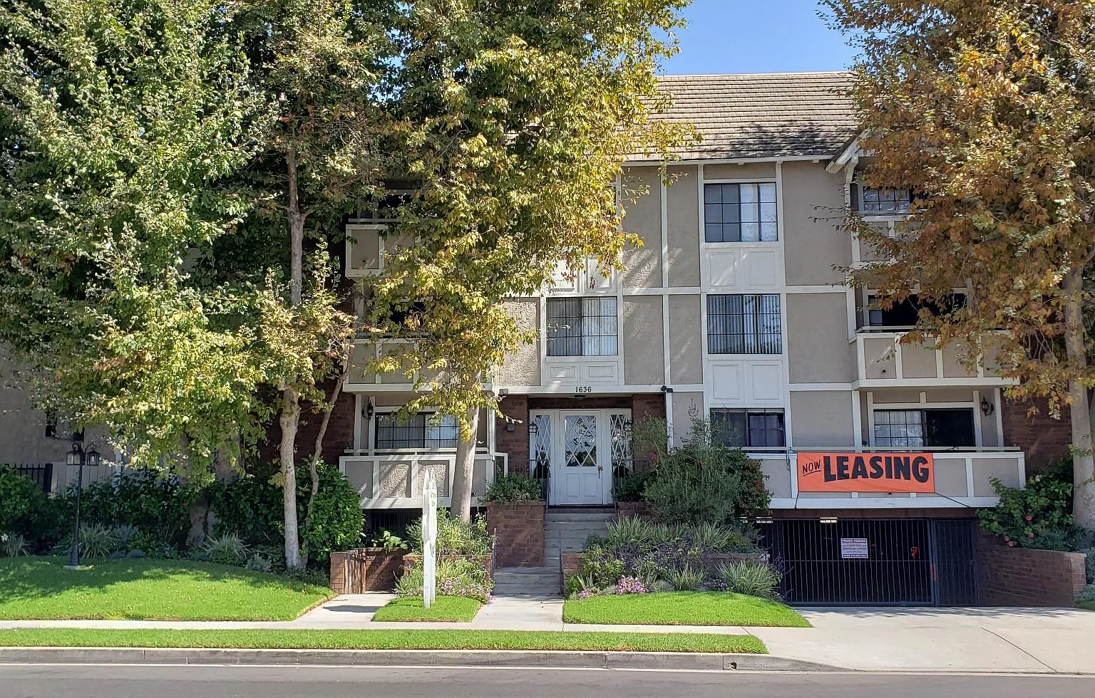 2 bed, 1116 sqft, $2,995 — Photo 1