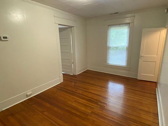 5th image of 1005 N Buchanan Blvd APT B