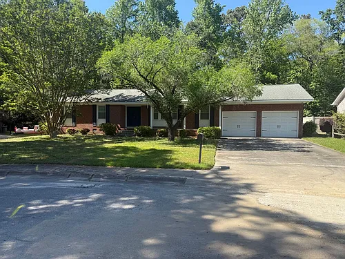 3220 Woodsen Cir Photo 1