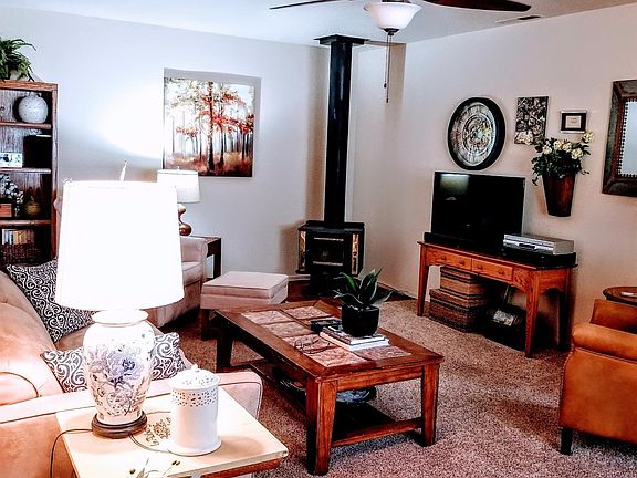 3rd image of 23238 Lone Pine Dr