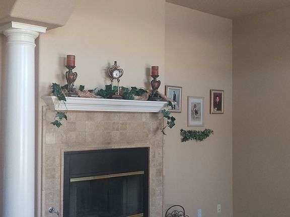 4th image of 1381 Agarita Ave