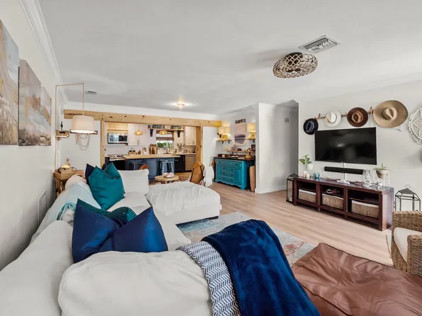 18989 SE Hillcrest Drive, Jupiter, FL 33469