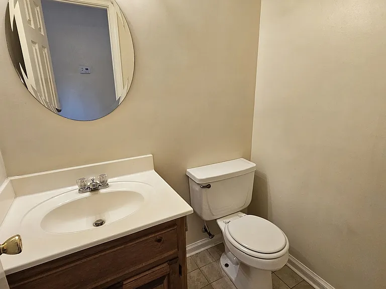 627 Creekside Ct — Photo 11