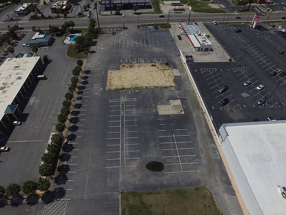 4th image of 1088 Lakes Blvd