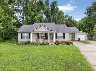 4 Robin Ct, Hartselle, AL 35640